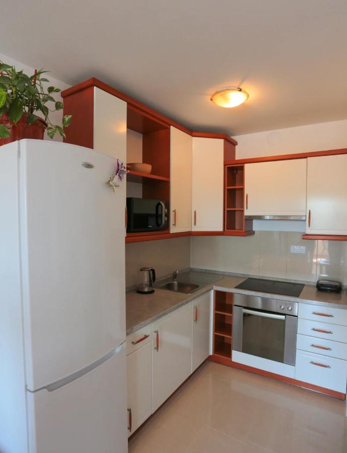 Nicol Apartment